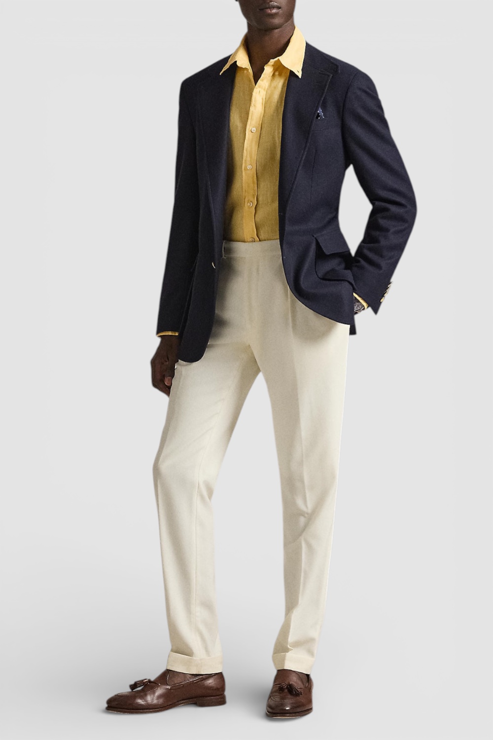 תמונת כל הלוק של חולצה מכופתרת